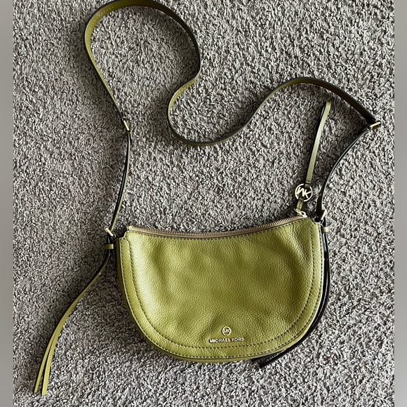 Michael Kors Crossbody - Picture 1 of 5